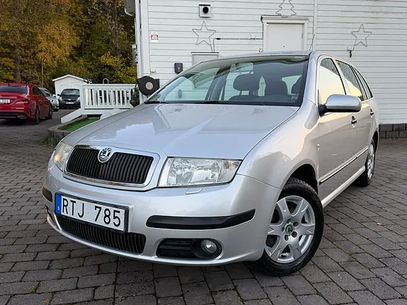 Skoda Fabia 2007 photo 4