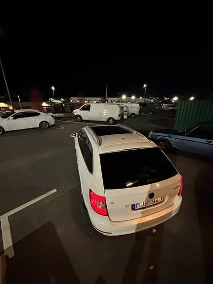 Skoda Superb 2012 photo 5
