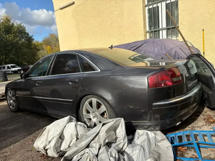 Audi A8 2006 photo 2