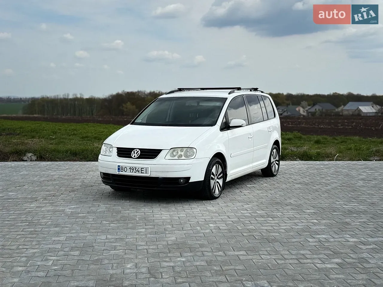 Volkswagen Touran 2006 photo 2