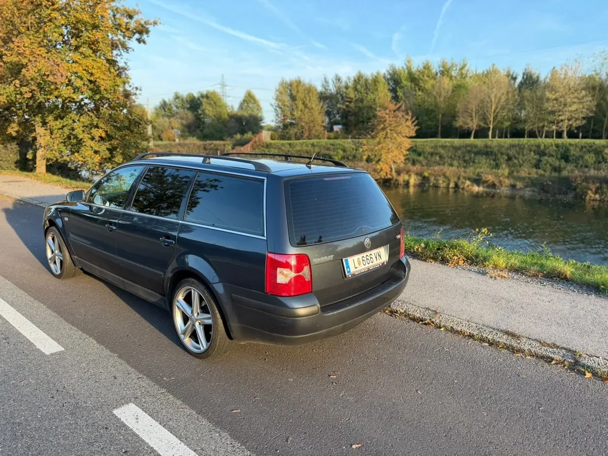 Volkswagen Passat 2002 photo 2