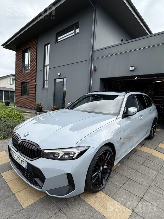BMW 320