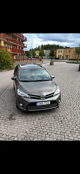 Toyota Verso 2017 photo 2
