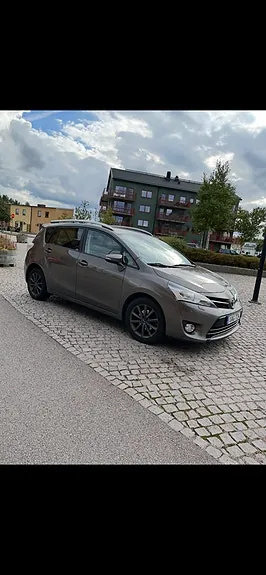 Toyota Verso 2017 photo 3