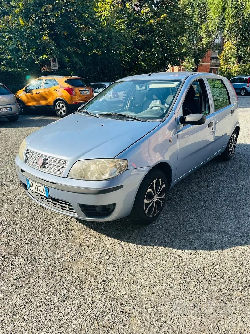 Fiat Punto 2009 photo 2