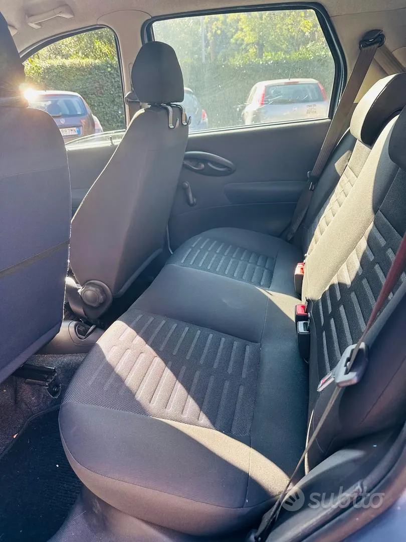 Fiat Punto 2009 photo 5