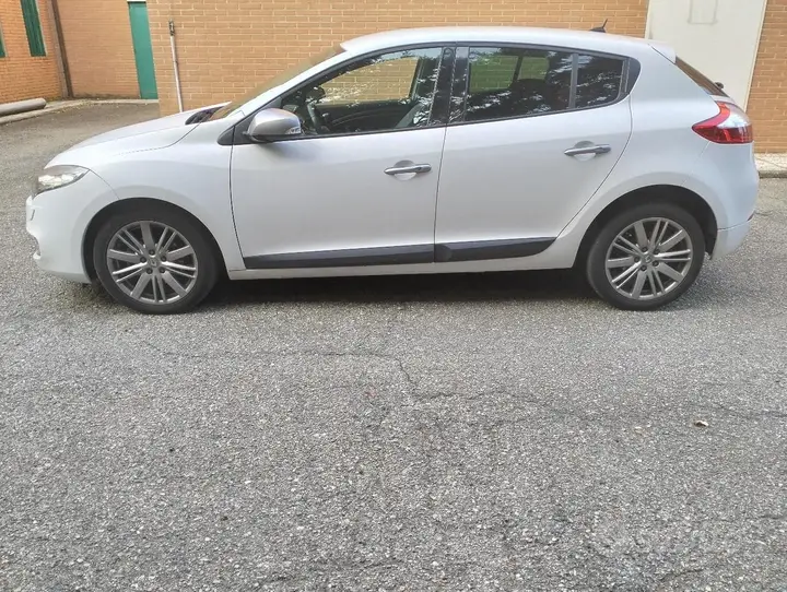 Renault Megane 2011 photo 4