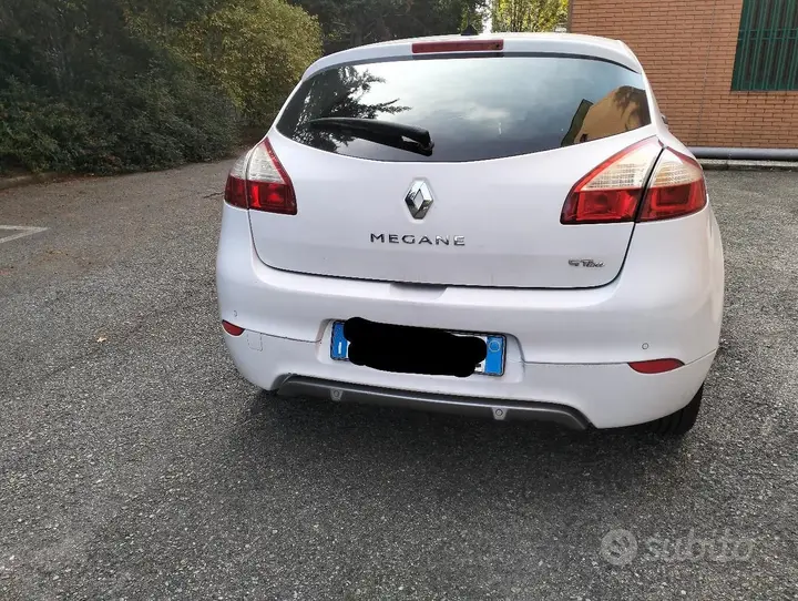 Renault Megane 2011 photo 2