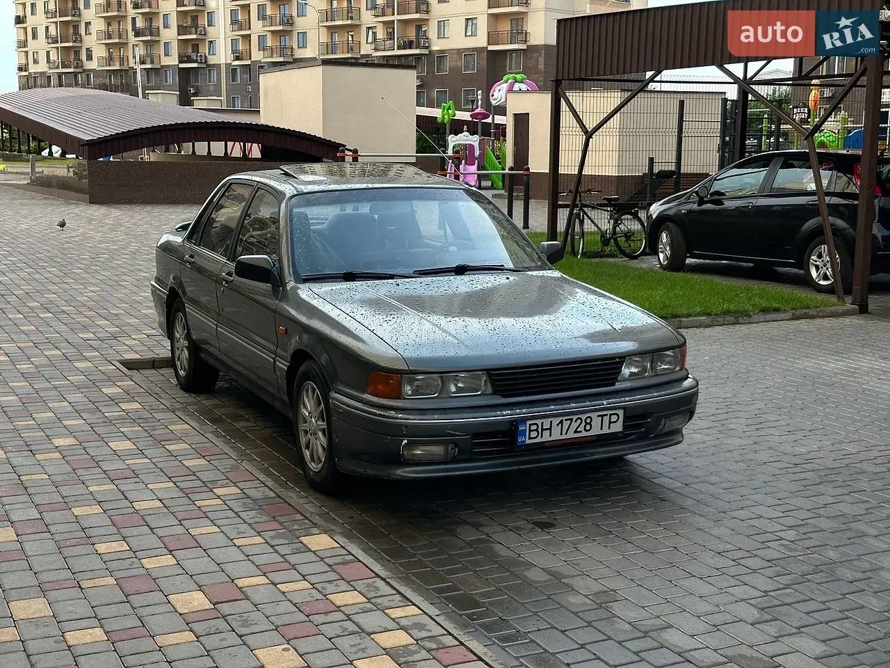 Mitsubishi Galant 1989 photo 2