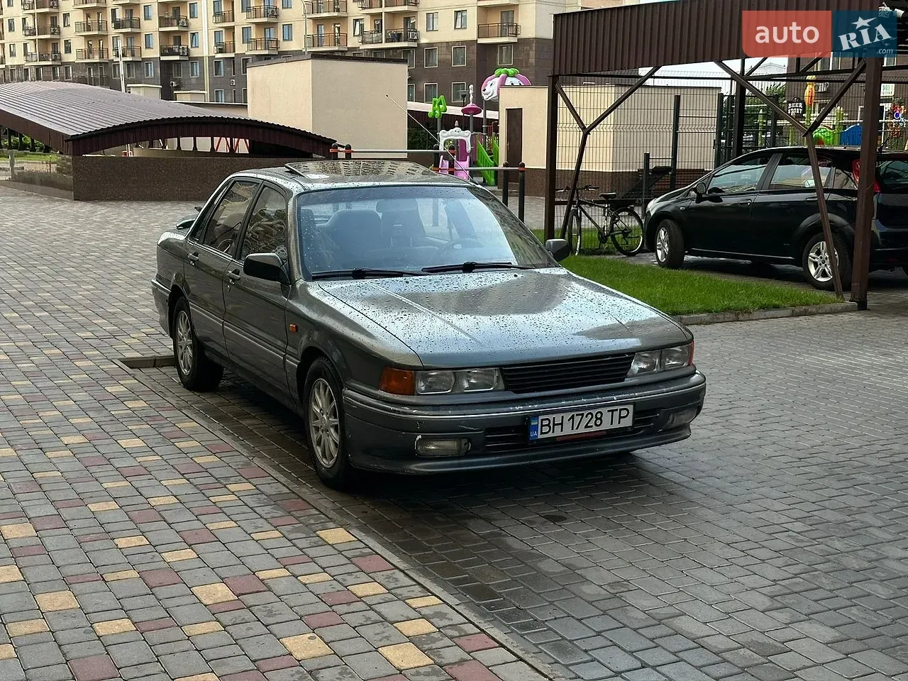 Mitsubishi Galant 1989 photo 3