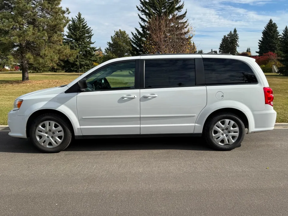 Dodge Grand Caravan 2017 photo 2