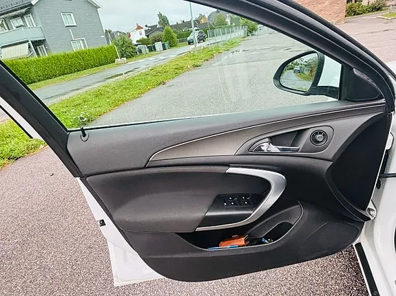 Opel Insignia 2010 photo 4