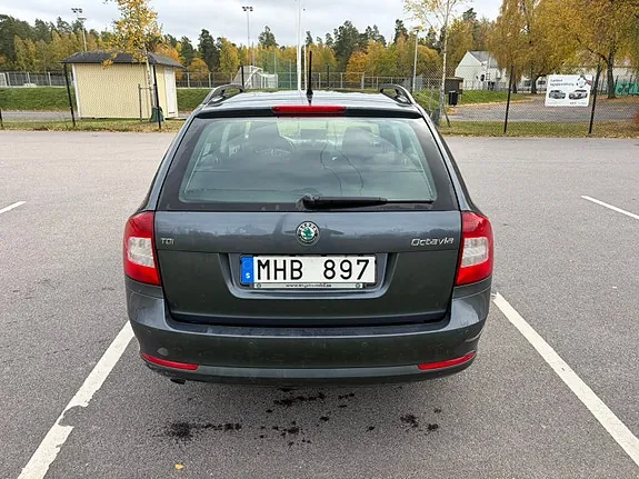Skoda Octavia 2012 photo 4