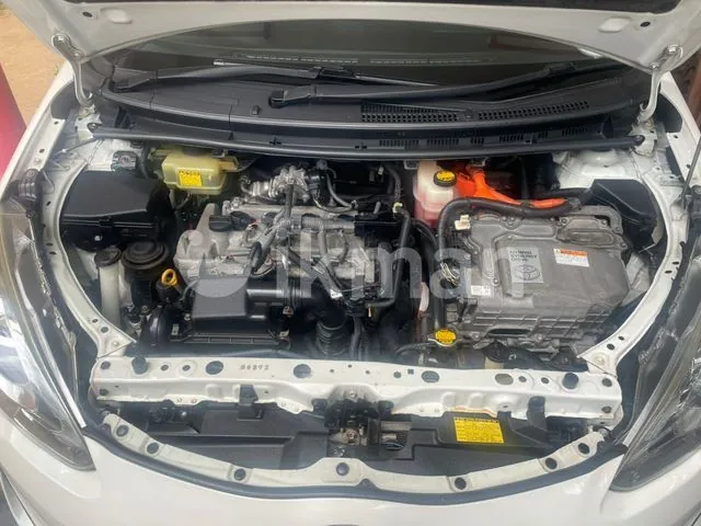 Toyota Aqua 2015 photo 4