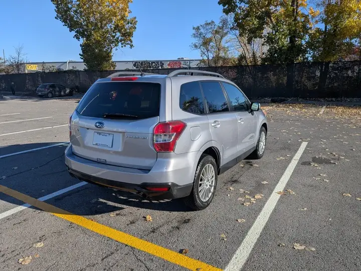 Subaru Forester 2014 photo 2