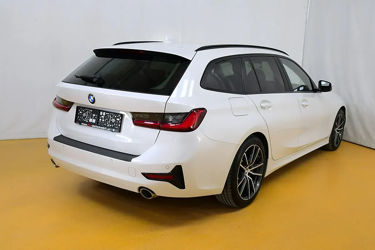 BMW 3 Series 2021 photo 3