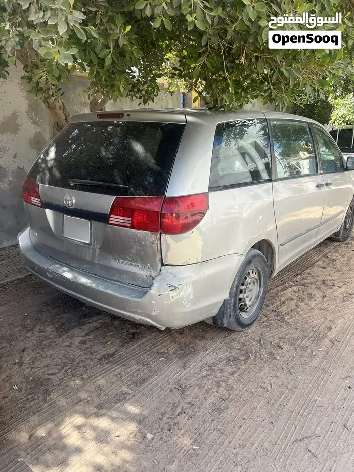 Toyota Sienna 2005 photo 2