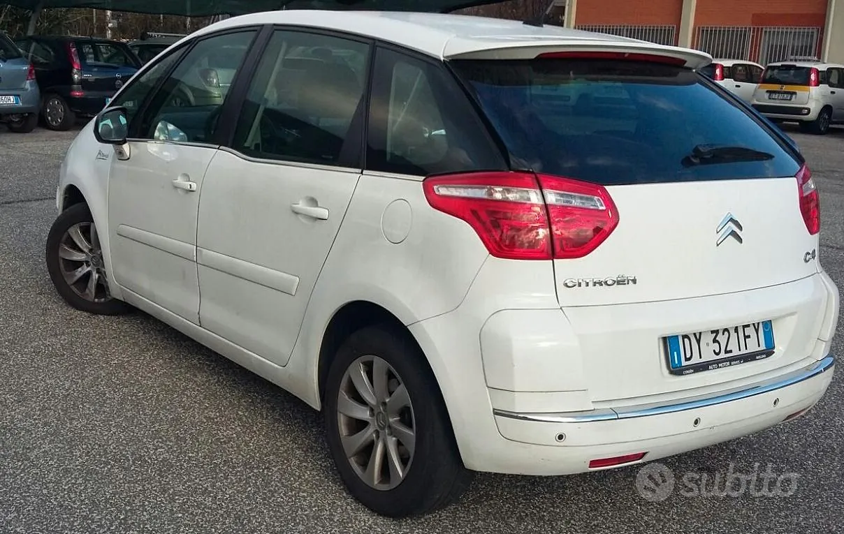 Citroen C4 Picasso 2010 photo 2