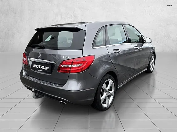 Mercedes-Benz B180 2013 photo 5