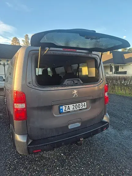Peugeot Traveller 2019 photo 2