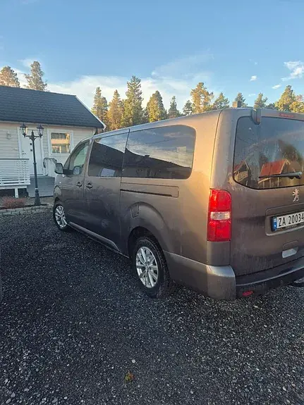 Peugeot Traveller 2019 photo 5