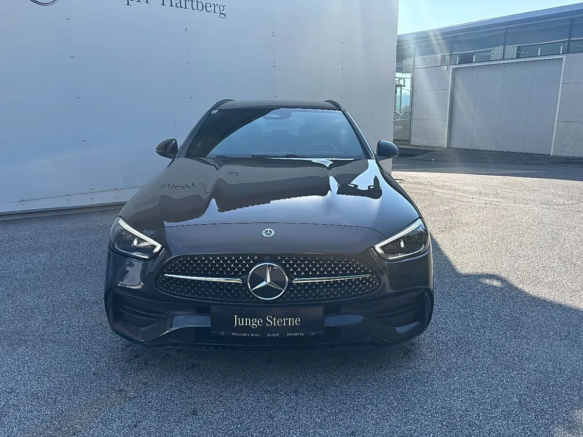 Mercedes-Benz C-Class 2025 photo 3
