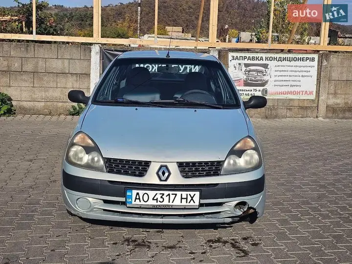 Renault Clio 2003 photo 2