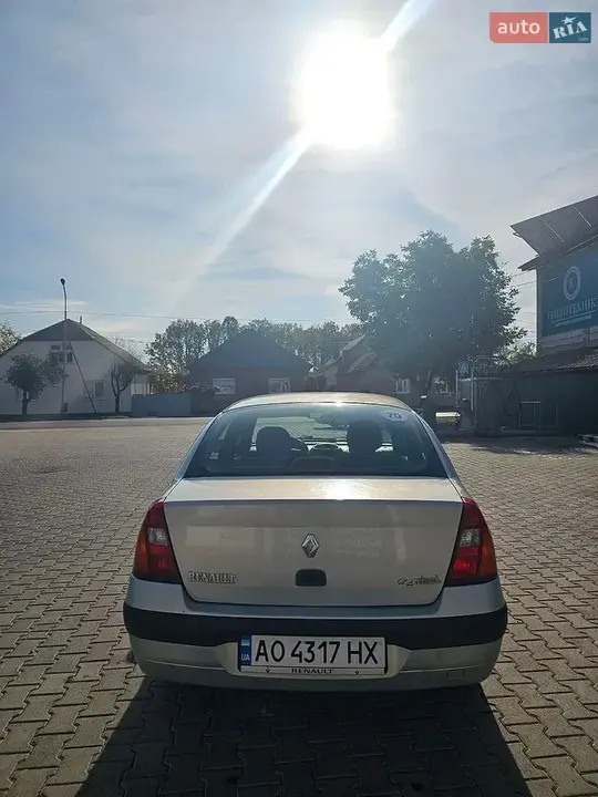 Renault Clio 2003 photo 4