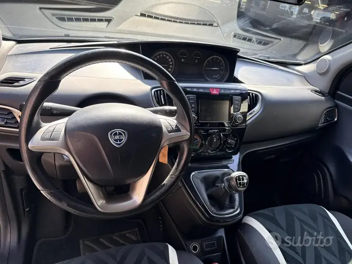 Lancia Ypsilon 2016 photo 5