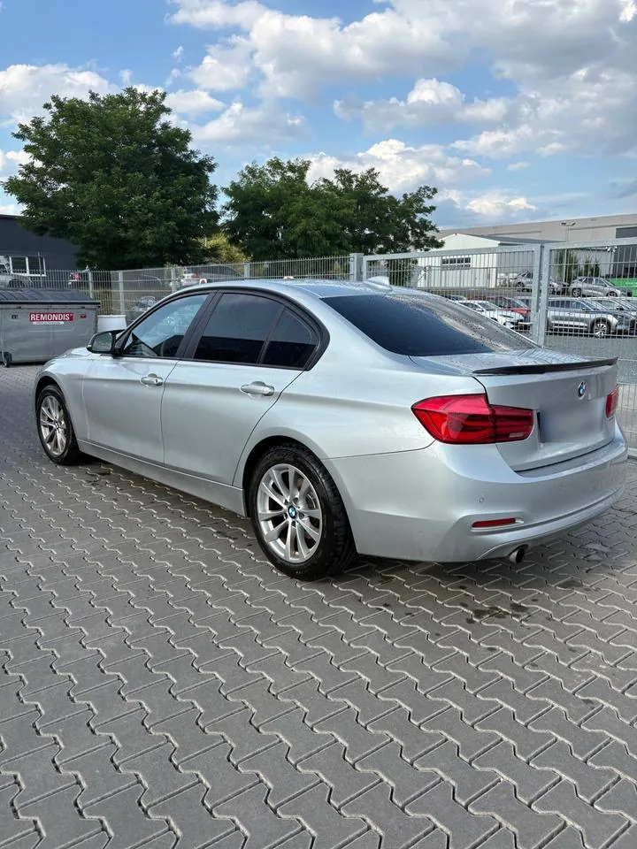 BMW 318I