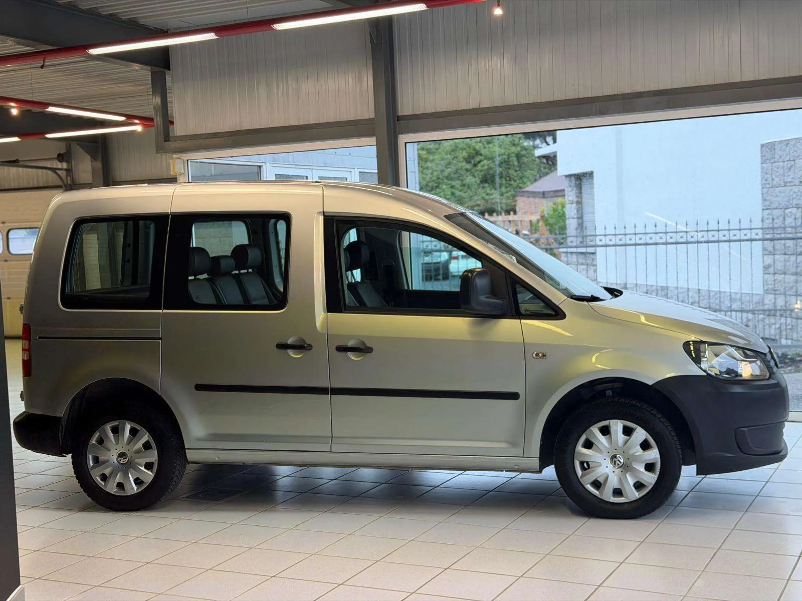Volkswagen Caddy 2011 photo 4