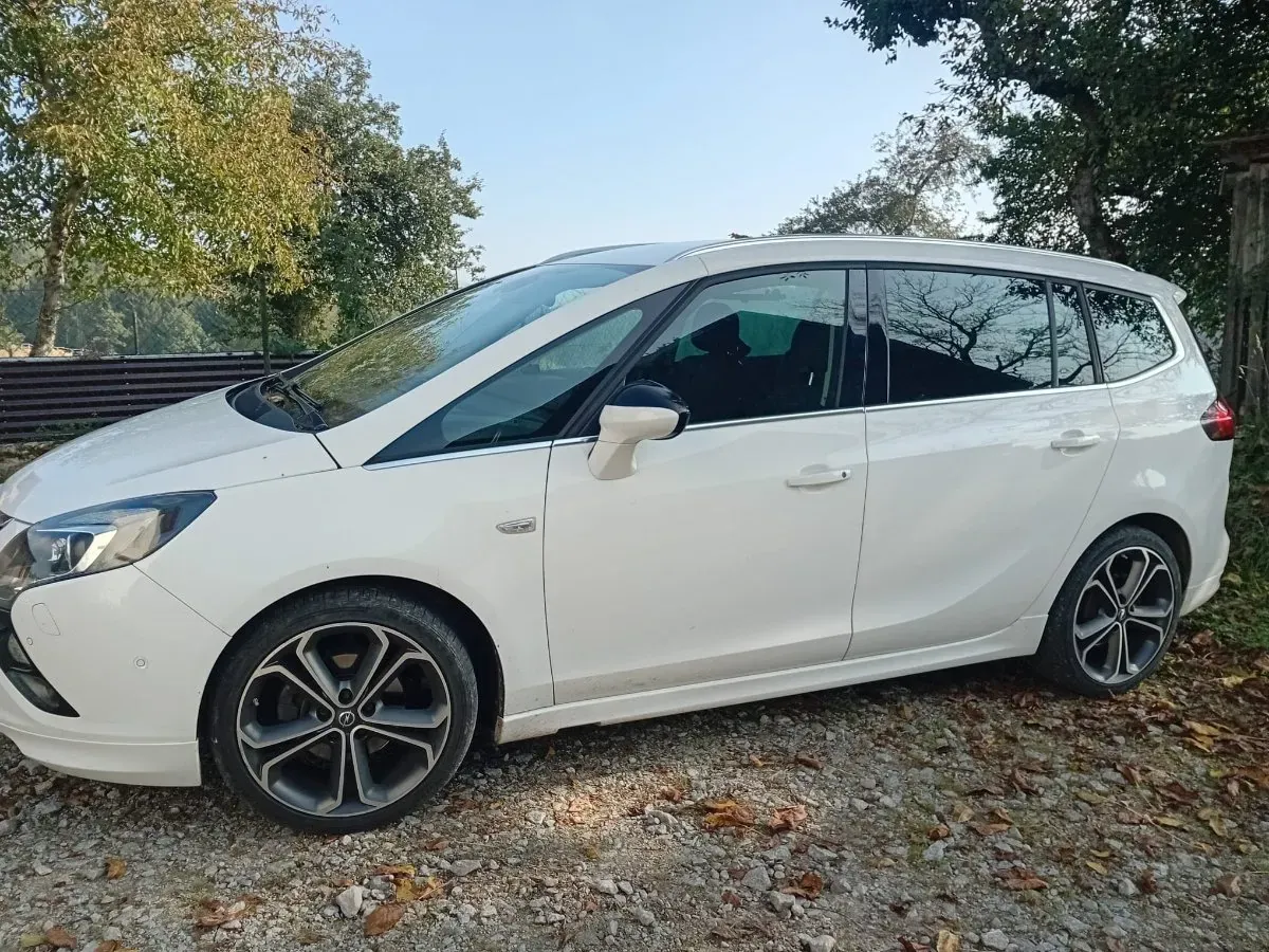 Opel Zafira Tourer 2016 photo 2