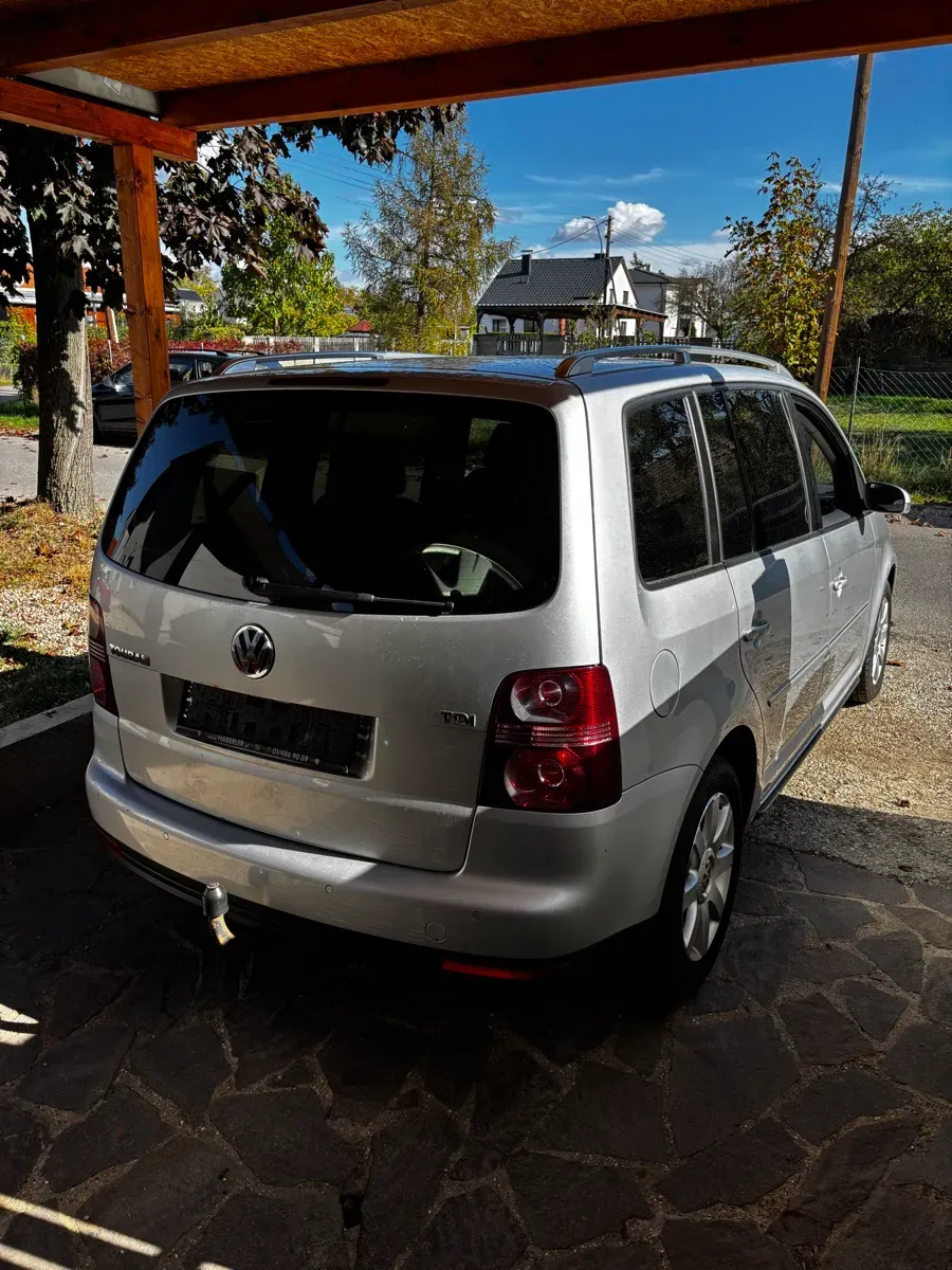 Volkswagen Touran 2007 photo 2
