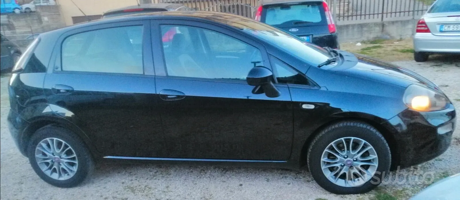 Fiat Punto 2012 photo 2