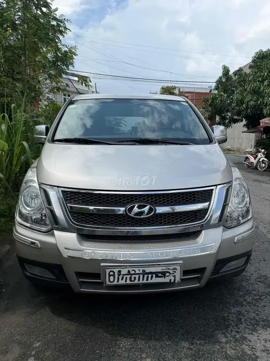 Hyundai Starex