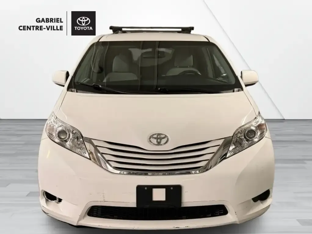 Toyota Sienna 2015 photo 2