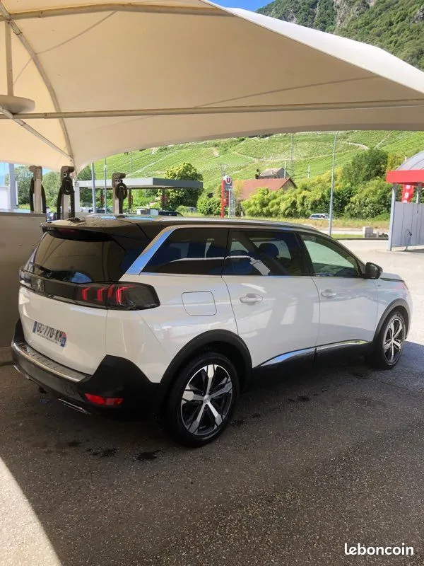 Peugeot 5008 2021 photo 2