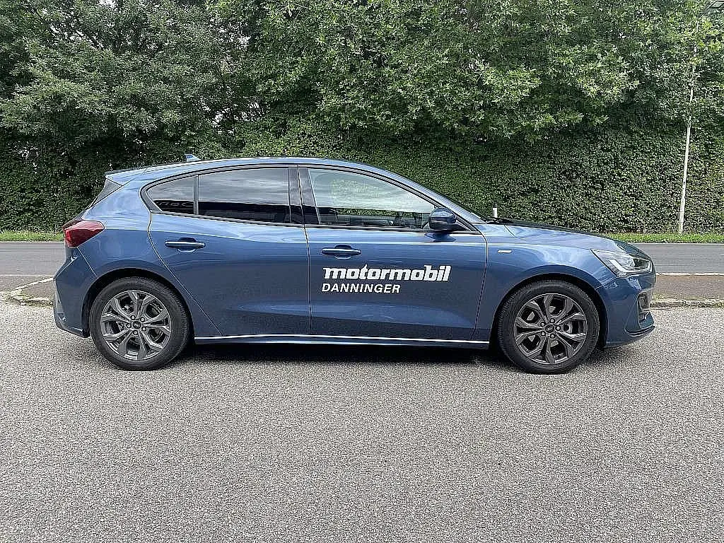 Ford Focus 2023 photo 3
