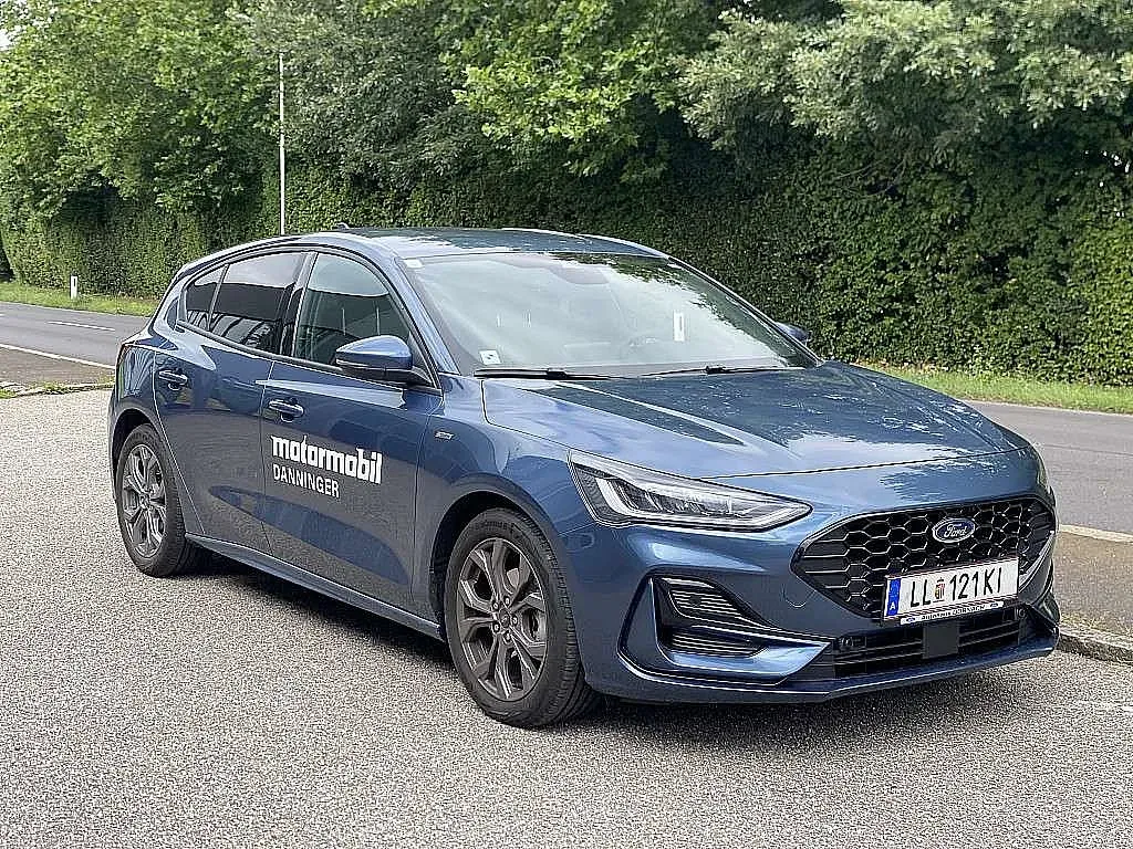 Ford Focus 2023 photo 2