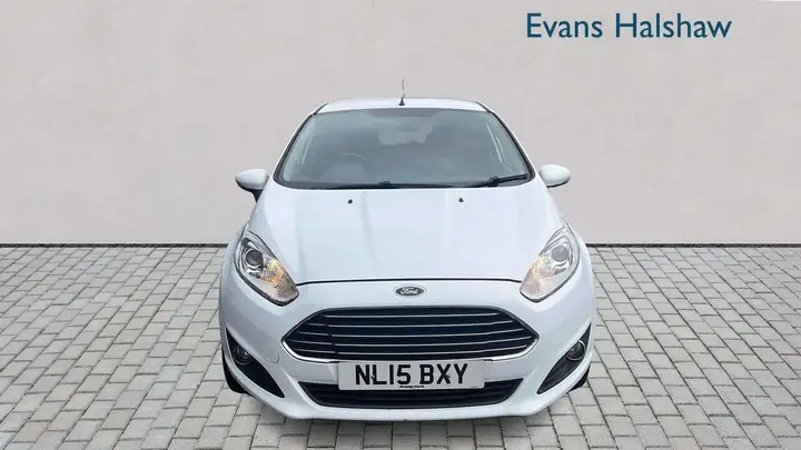 Ford Fiesta 2015 photo 2