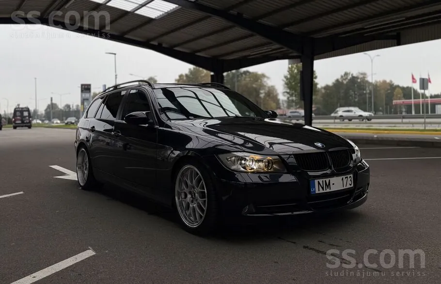BMW E91 2006 photo 2
