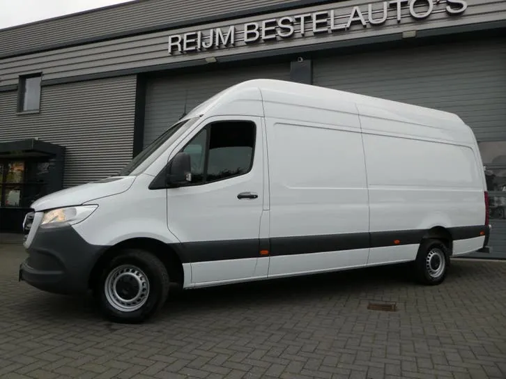 Mercedes-Benz Sprinter 2022 photo 2