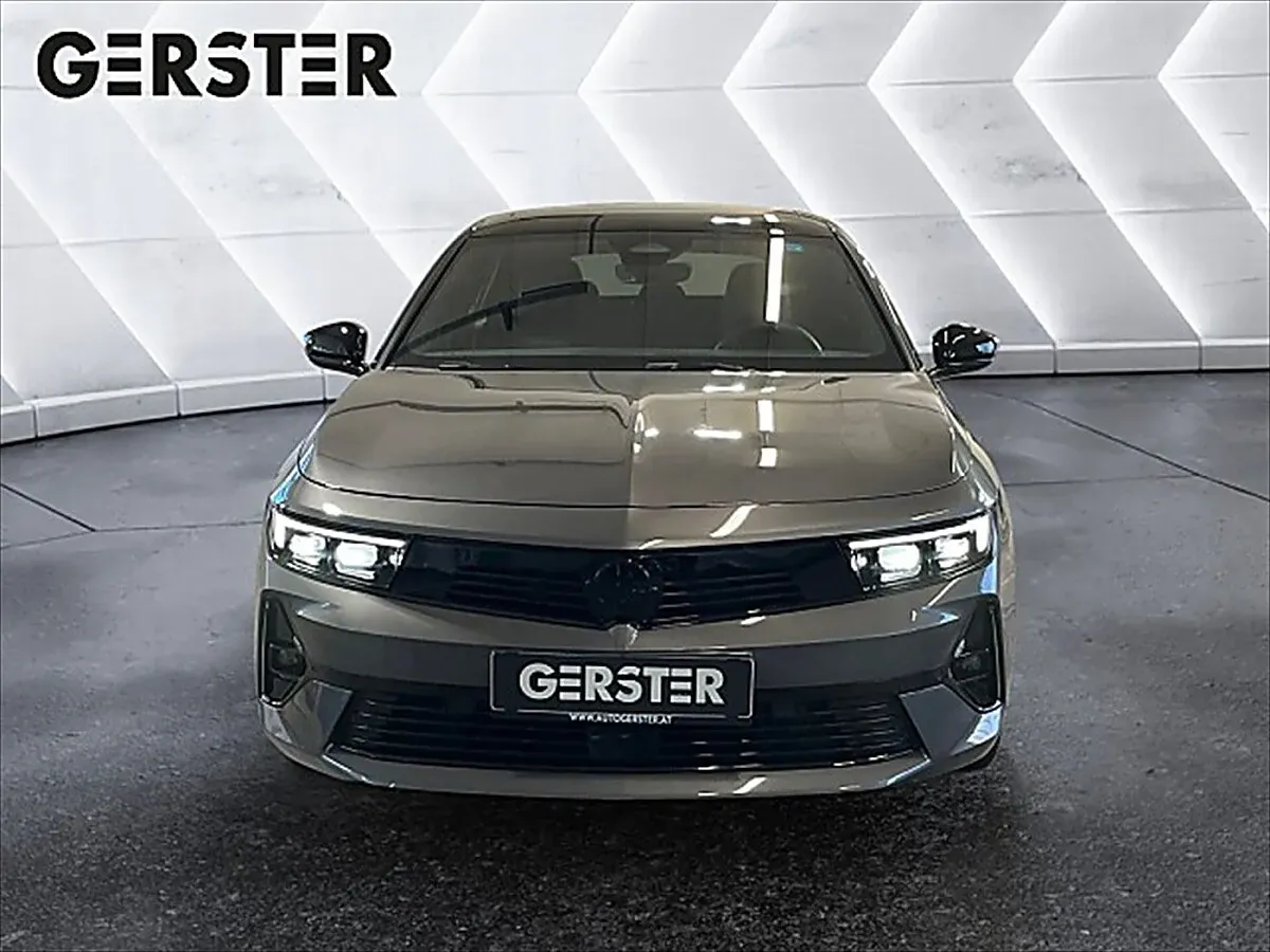Opel Astra 2024 photo 2