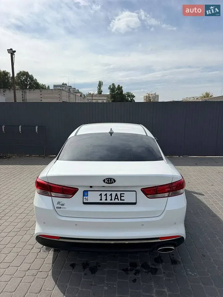 Kia K5 2017 photo 2
