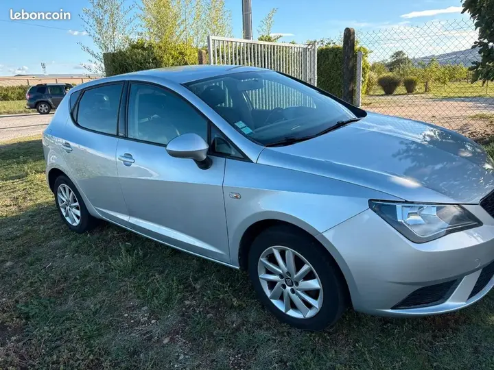 Seat Ibiza 2015 photo 4