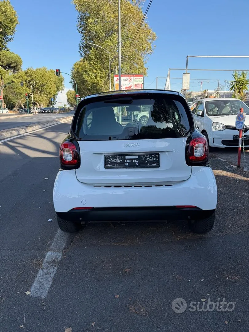 Smart Fortwo 2018 photo 4