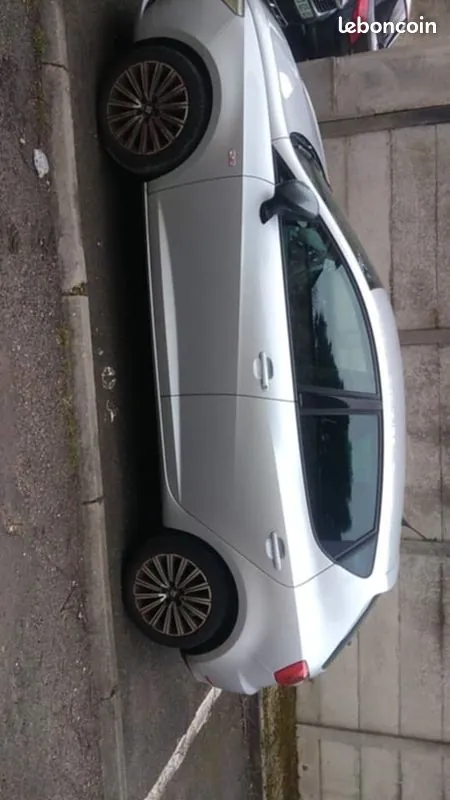 Seat Ibiza 2016 photo 2
