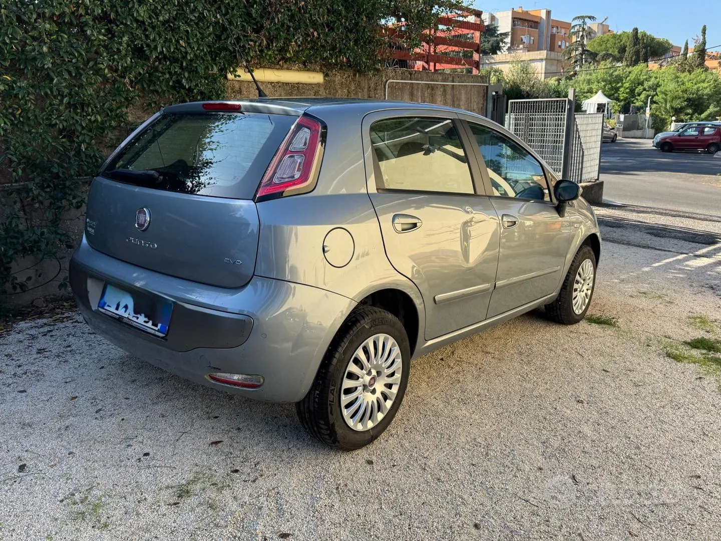 Fiat Grande Punto 2010 photo 4