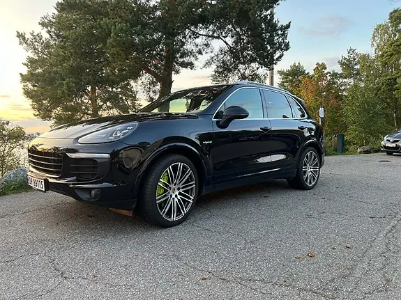 Porsche Cayenne S 2016 photo 2