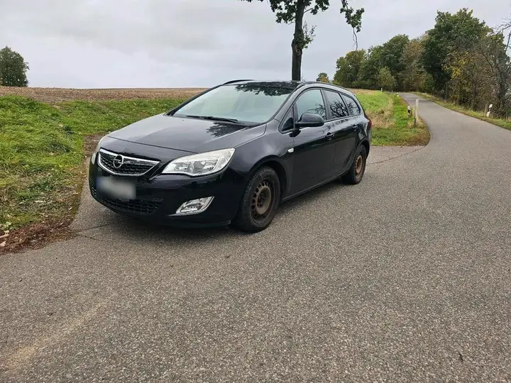Opel Astra J